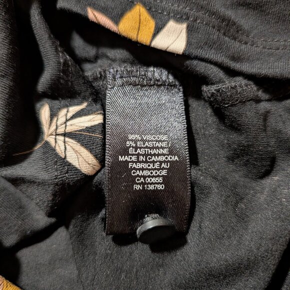 RW&CO mock neck floral top black size small - Picture 10 of 12
